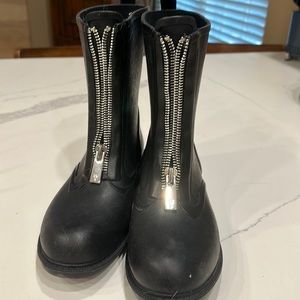 Frye storm zip rain bootie size 10